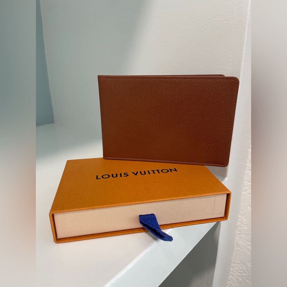 Louis Vuitton Taiga Card Case in EUC